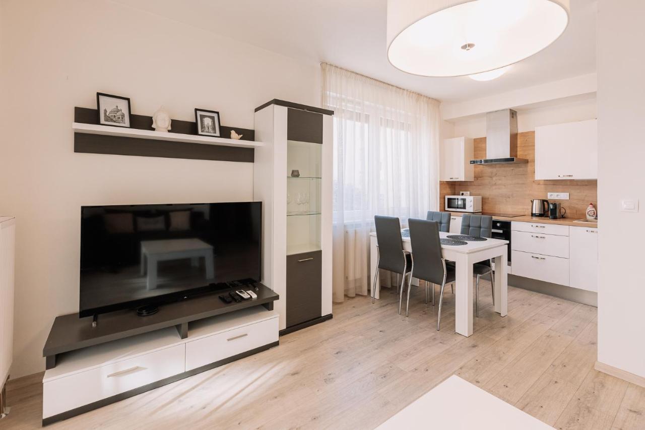 Skau 2 Old Town Family & Business Apartment 2 Floor Free Parking Bratislava Dış mekan fotoğraf