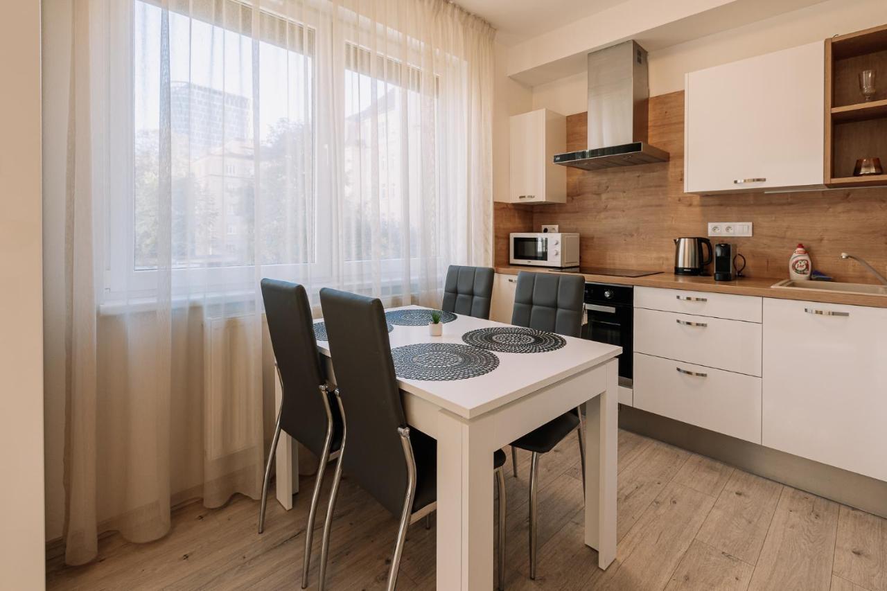 Skau 2 Old Town Family & Business Apartment 2 Floor Free Parking Bratislava Dış mekan fotoğraf