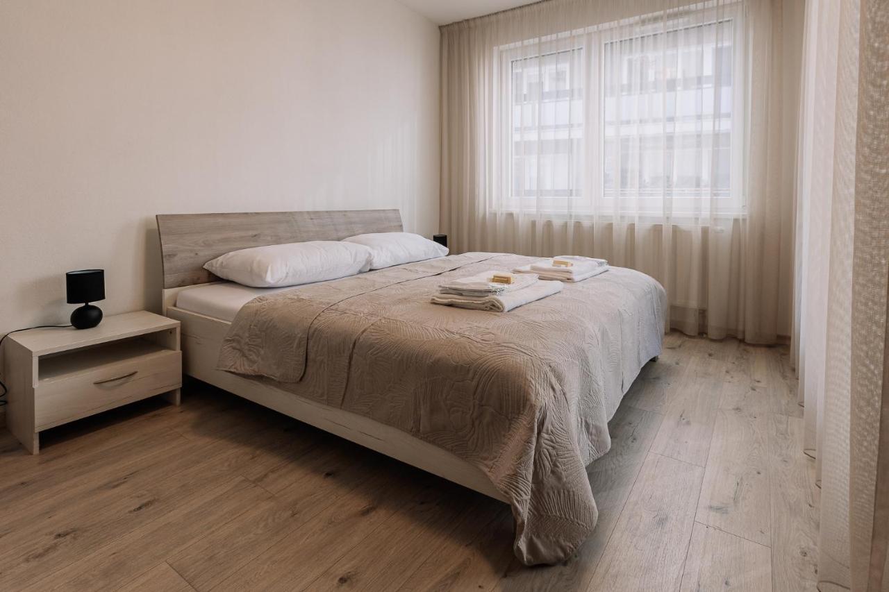 Skau 2 Old Town Family & Business Apartment 2 Floor Free Parking Bratislava Dış mekan fotoğraf